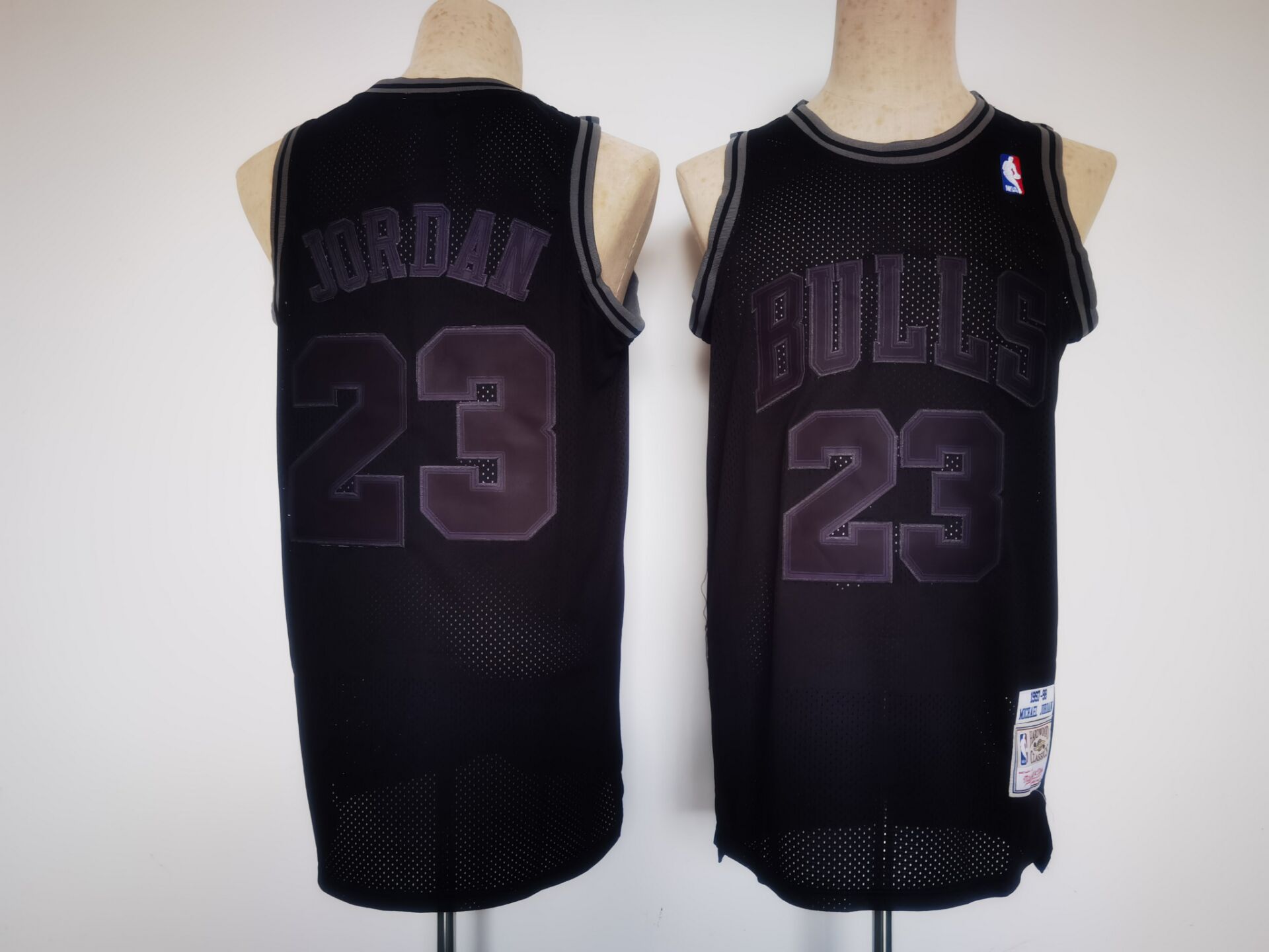 Men Chicago Bulls #23 Jordan Black Throwback NBA Jersey->dallas mavericks->NBA Jersey